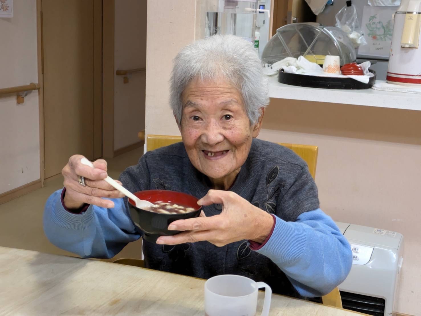 毎年恒例の手作り白玉ぜんざいを皆さんと美味しく頂きました。白玉粉に豆腐を混ぜて柔らかい白玉に仕上げました